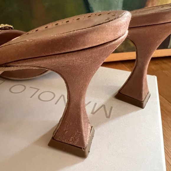 Manolo Blahnik Pearl Fabetamu Mule 38.5 - Picture 11 of 15